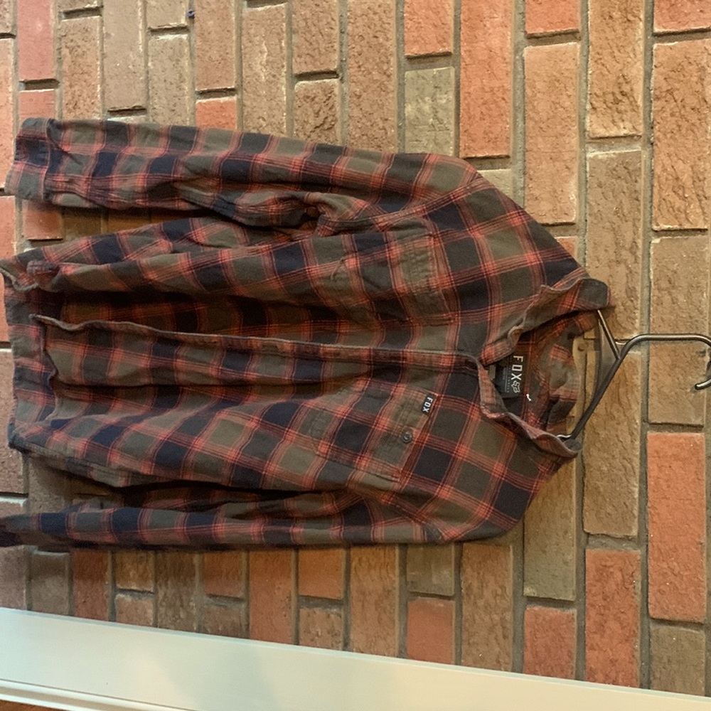 Fox racing flannel. Size mens medium. Smoke free home. Only wore twice.